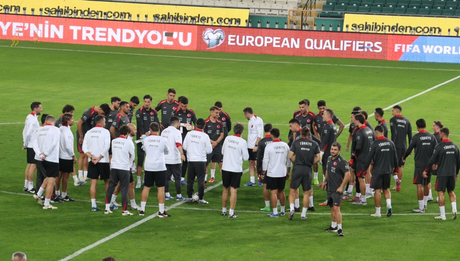 A Milli Futbol Takımı, İspanya maçı öncesi son çalışmasını tamamladı