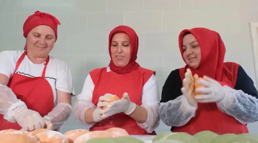 kadinlar sporcu cocuklara destek veriyor D6lzmzj9