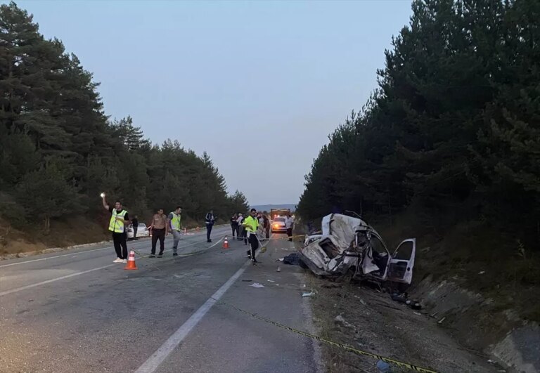 kastamonuda trafik kazasi 2 olu 5 yarali nPBGE9FB