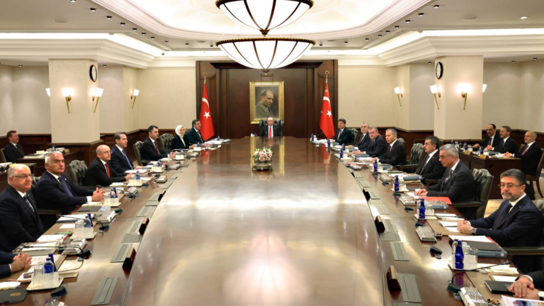 kulis kabinede bakanlik sayisi artacak revizyon yolda 43hUX5h2