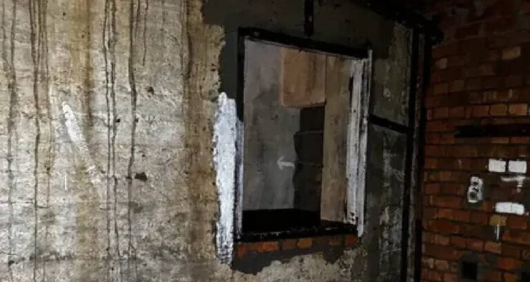 kutuphanedeki gizli giristen tarih fiskirdi O26gEUGi