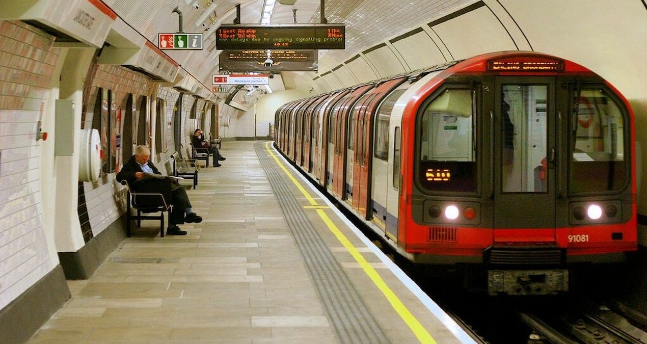 londra kilitlendi tum metro hatlari butun gun calismadi P8rD4naG