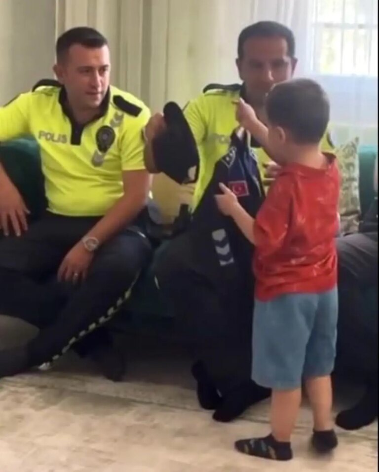 minik goktugun polis olma hayali gerceklesti bu4sRr8T