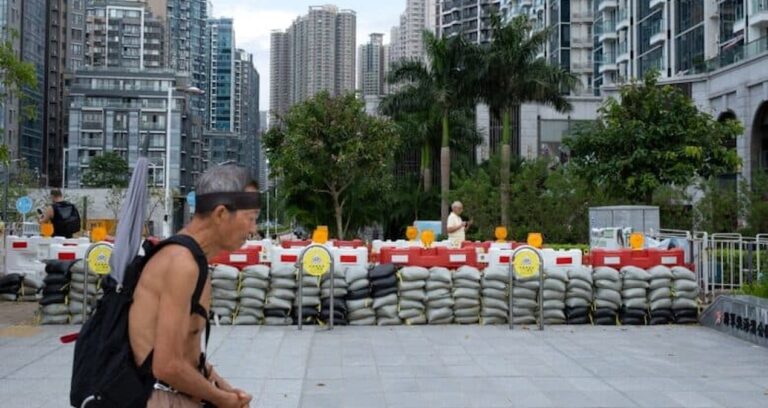 sehre kiyamet iniyor 8 milyon nufusu olan metropol kapandi 11I6IzOL