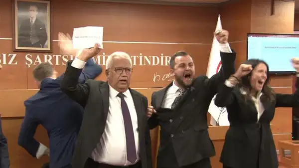 chpden bayrampasa kararina ilk tepkiler belediyeye alenen cokmeye calisiyorlar BdVAka84