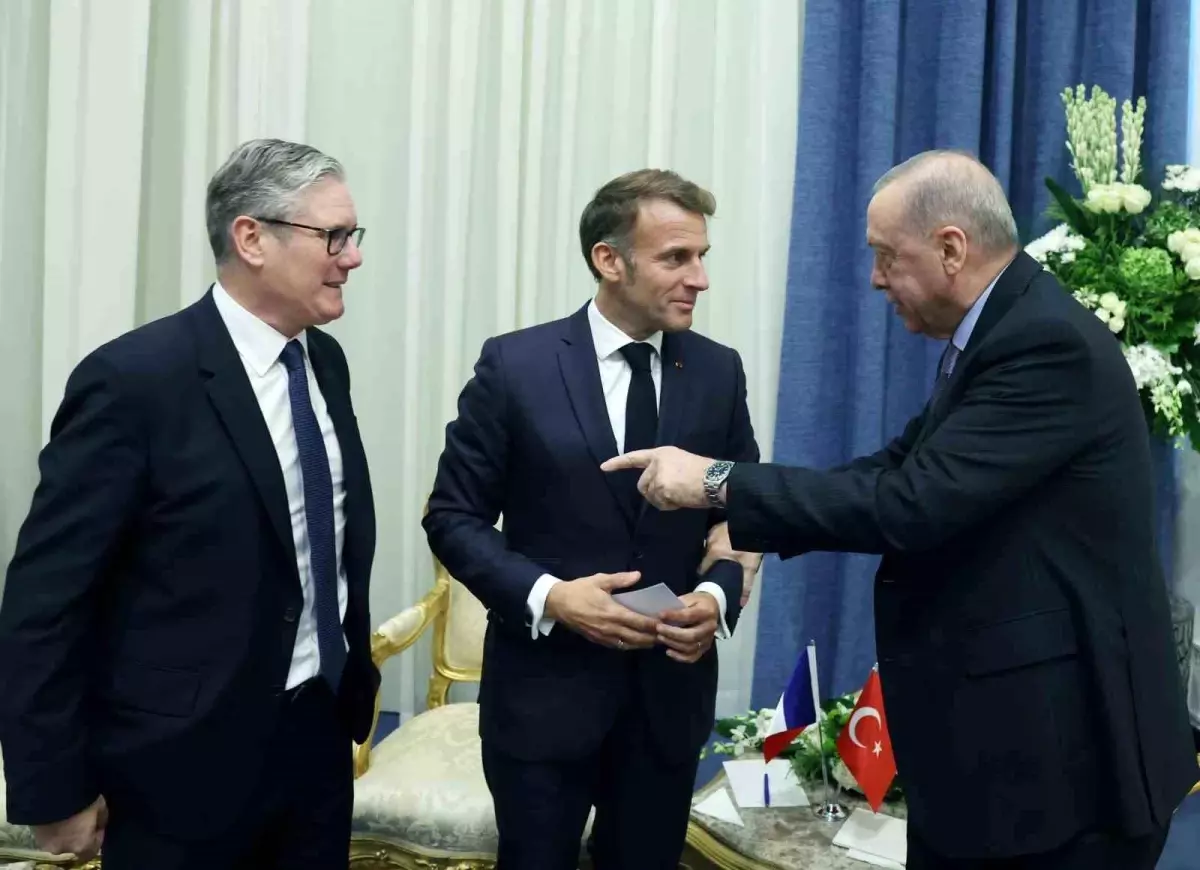 cumhurbaskani erdogan fransa cumhurbaskani macron ile gorustu mfVJs2iF.jpg