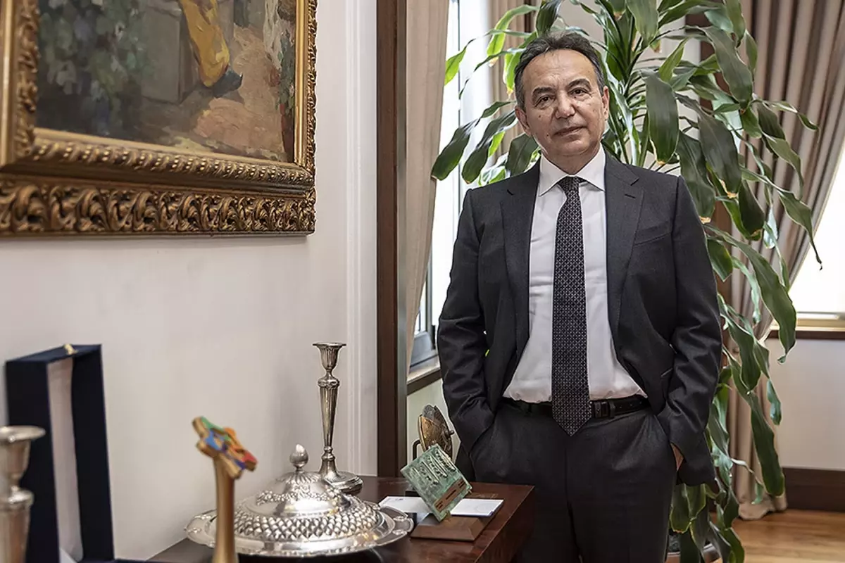 gozaltilar sonrasi ciner grubunda istifa depremi en kilit isim gorevini birakti zTzm1diH