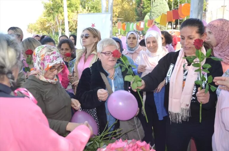 karamurselde meme kanseri farkindalik yuruyusu ImRSZq32.jpg