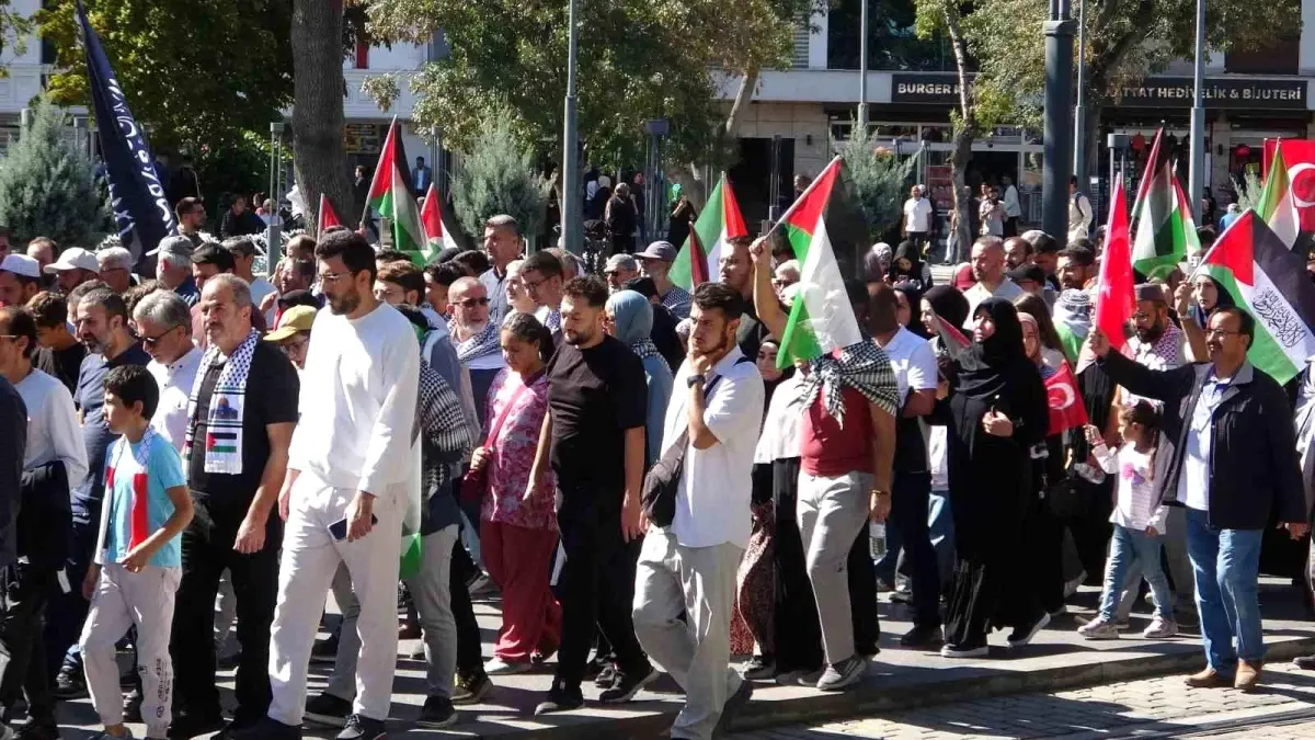 konyada gazze icin kararlilik yuruyusu duzenlendi WTRjedgd