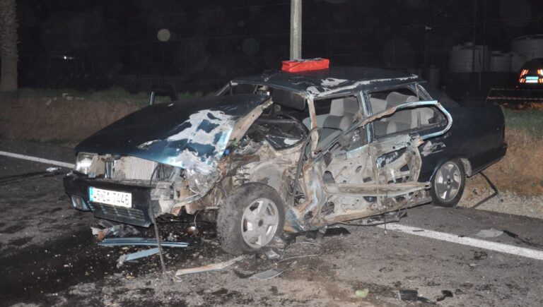 odemis izmir kara yolunda feci kaza 6 yarali XeGGFY7s.jpg