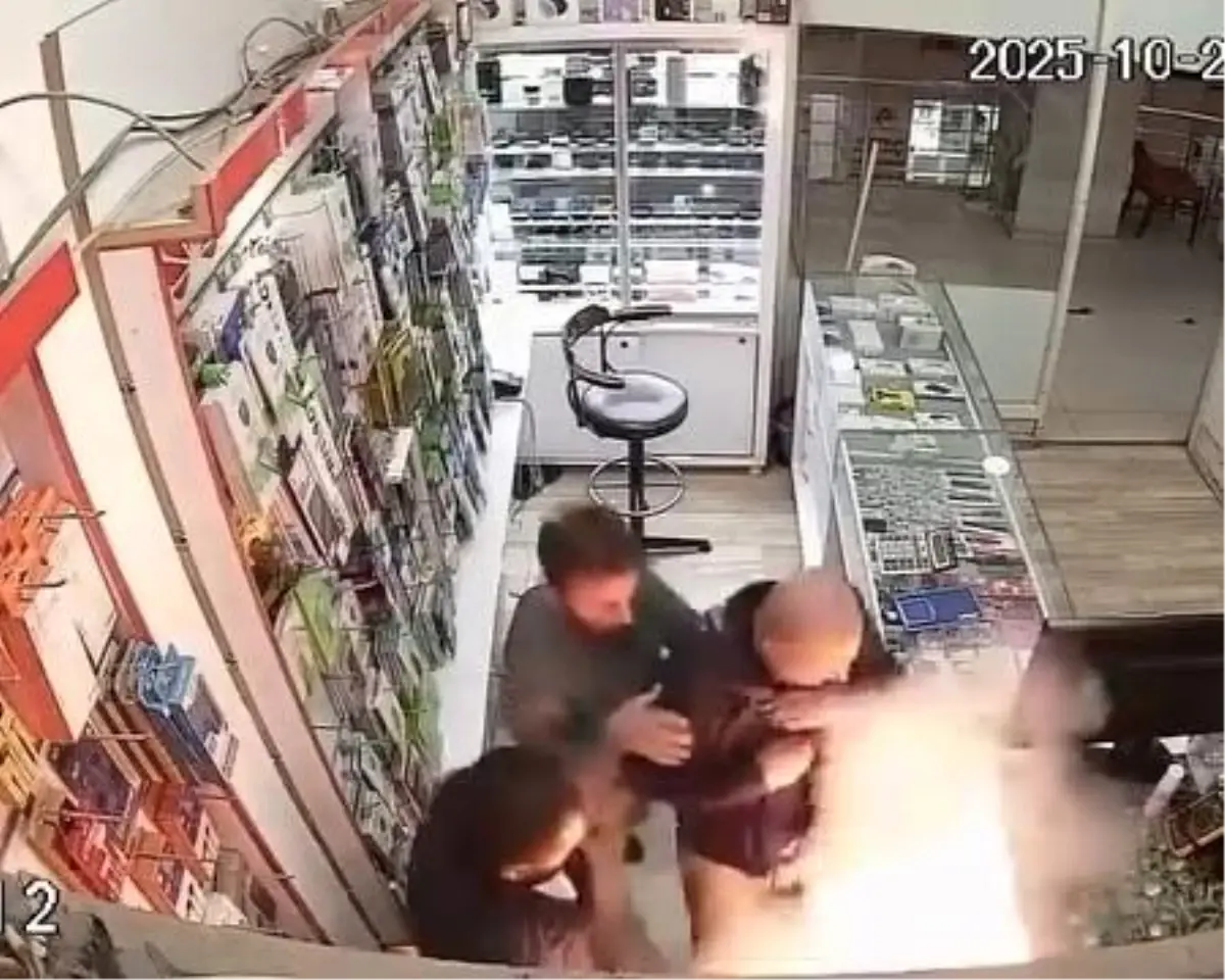 vanda sismis batarya patladi guvenlik kamerasinda anbean goruntulendi Gun9Sqcn.jpg