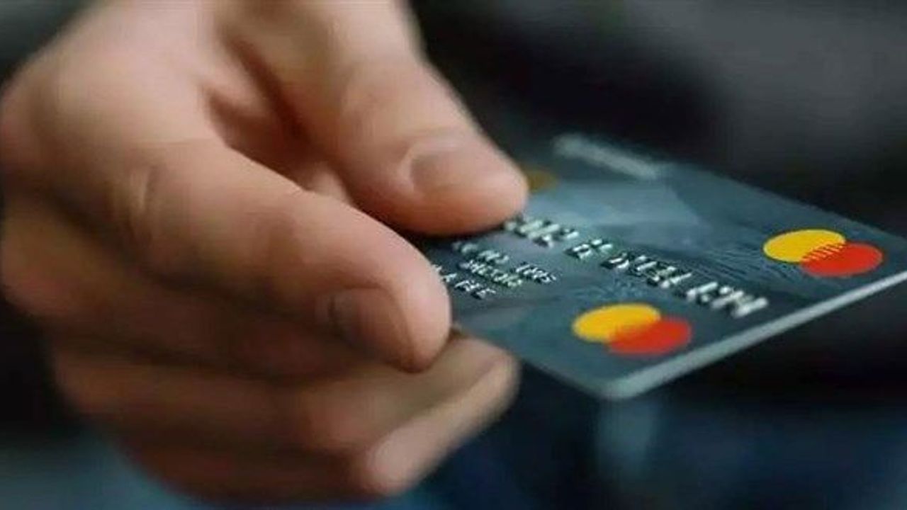 kredi-karti-limitleri-pazartesi-gunu-yeniden-belirlenecek-PkTwkKfk.jpg