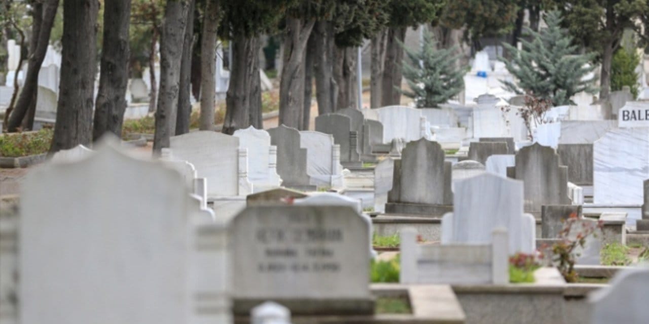 Mezarlık Güvenliğinde Yeni Dönem: 7/24 Kamera İzleme Sistemi Başlatılıyor